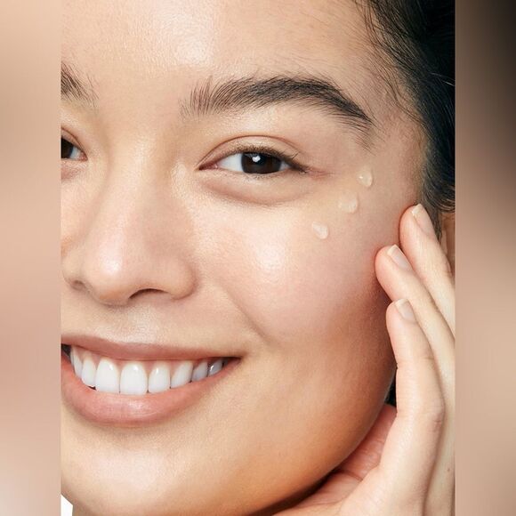 Mario Badescu Hyaluronic Dew Drops Serum, 1 oz. - Picture 3 of 4